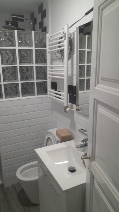 Baño alicatado con azulejo metro - Reformas Marian Zaragoza