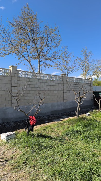 Muro de bloque cara vista con celosía - Reformas Marian Zaragoza