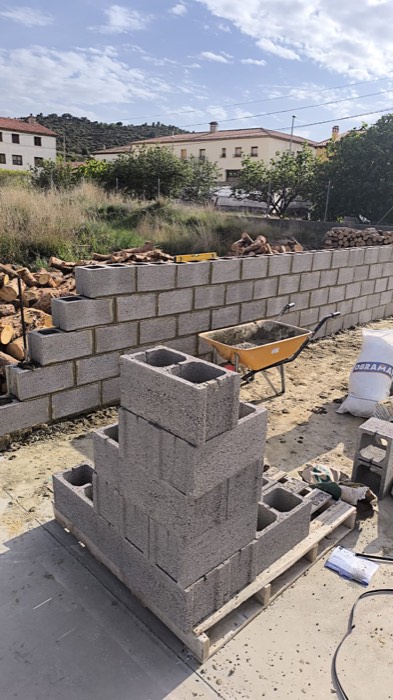 Muro de bloque de hormigón - Reformas Marian Zaragoza