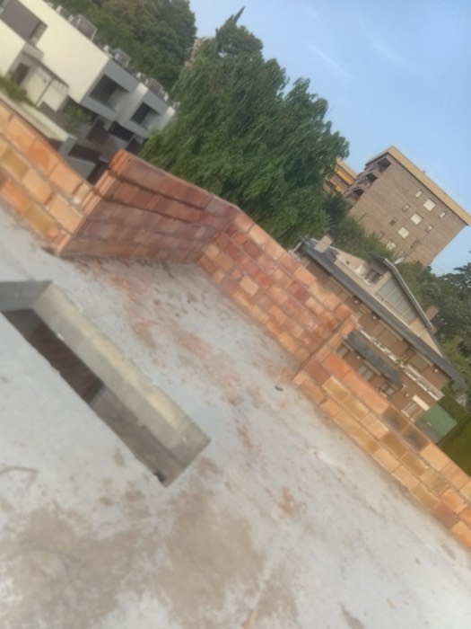 Levantamiento de peto de ladrillo en terraza - Reformas Marian Zaragoza