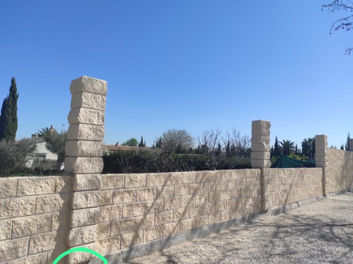 Pilares y muro de bloque cara vista - Reformas Marian Zaragoza